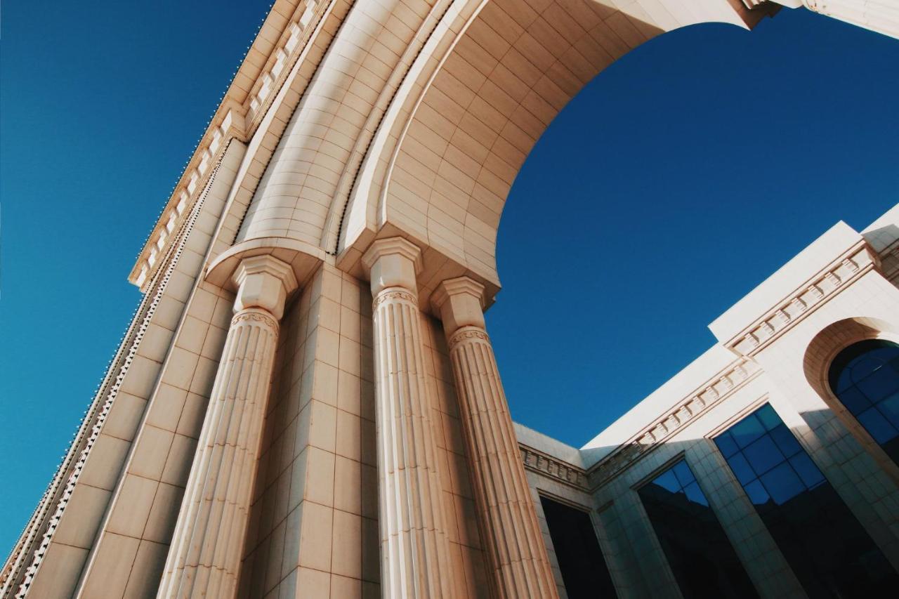 Intercontinental Tashkent By Ihg Hotel Bagian luar foto