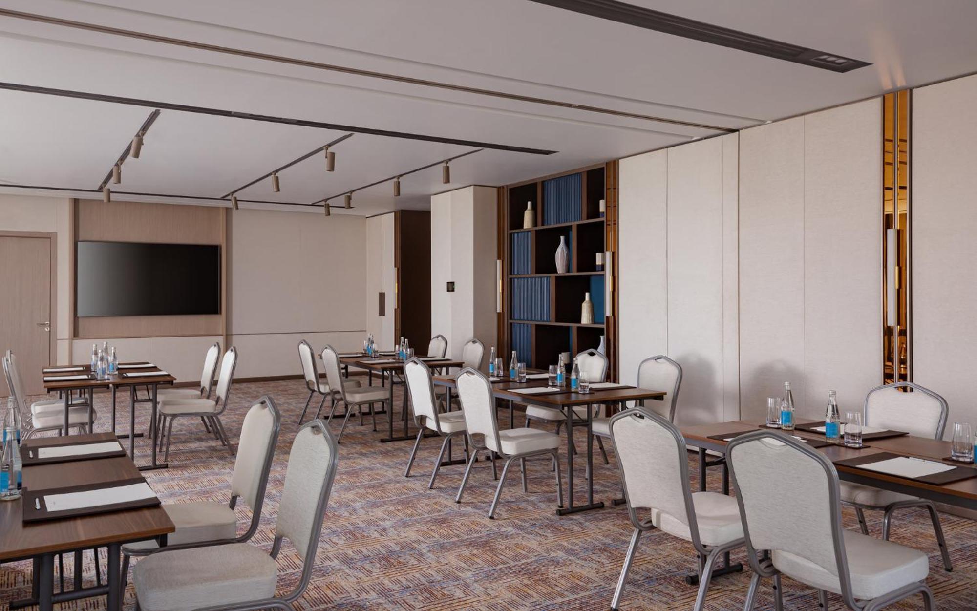 Intercontinental Tashkent By Ihg Hotel Bagian luar foto