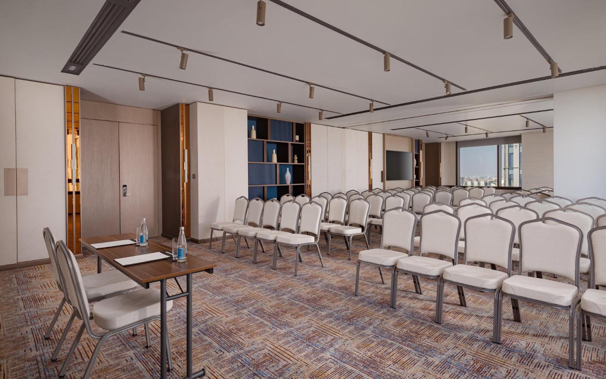 Intercontinental Tashkent By Ihg Hotel Bagian luar foto